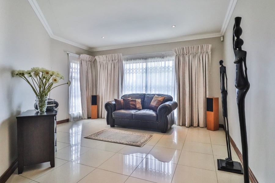 3 Bedroom Property for Sale in Glentana Western Cape